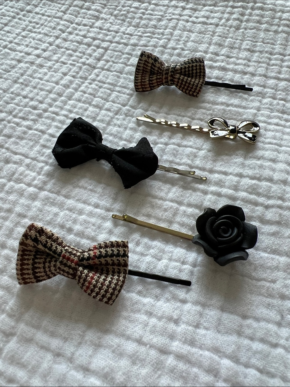 ✨ NWOT • Forever 21 5-Piece Hair Pin: Black Rose & Black + Brown Bows